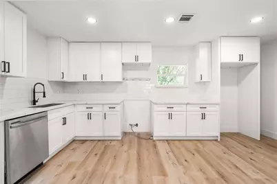 3048 Briarwick Lane, Houston, TX 77093 - Photo 9