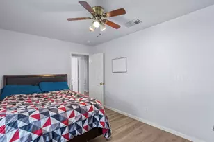620 6th St, Dickinson, TX 77539 - Photo 27