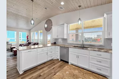 778 Wommack, Crystal Beach, TX 77650 - Photo 23