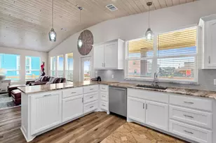 778 Wommack, Crystal Beach, TX 77650 - Photo 23