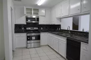 13840 Hollowgreen Dr, Houston, TX 77082 - Photo 11