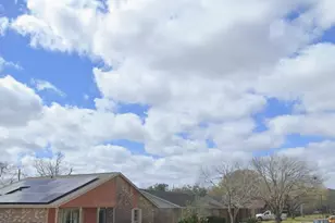 252 Bastrop St, Angleton, TX 77515 - Photo 5