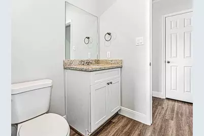 5219 E Houston Road #B, Houston, TX 77028 - Photo 9