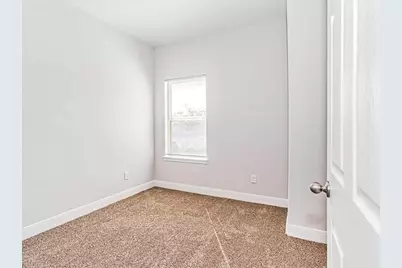 5219 E Houston Road #B, Houston, TX 77028 - Photo 5