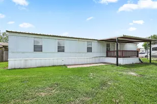 2222 N Austin Ave, Pearland, TX 77581 - Photo 3