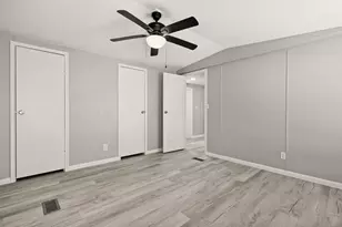 2222 N Austin Ave, Pearland, TX 77581 - Photo 17