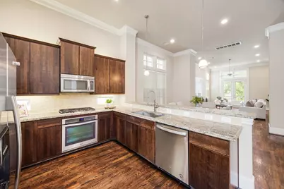 6604 Toledo Street, Houston, TX 77008 - Photo 9