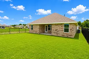2152 Emerald Lk Trl, Dayton, TX 77535 - Photo 11
