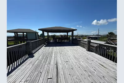 851 Trout Boulevard, Crystal Beach, TX 77650 - Photo 15