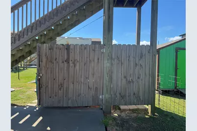 851 Trout Boulevard, Crystal Beach, TX 77650 - Photo 31