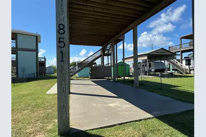 851 Trout Boulevard, Crystal Beach, TX 77650 - Photo 9