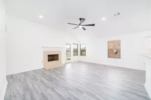 11726 Dandy Park Ct, Houston, TX 77047 - Photo 9