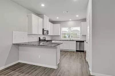 2106 Spring Hollow Drive, Baytown, TX 77521 - Photo 7