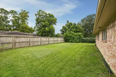 2011 Victoria Court, League City, TX 77573 - Photo 19