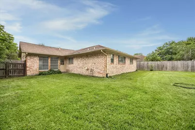 2011 Victoria Court, League City, TX 77573 - Photo 3