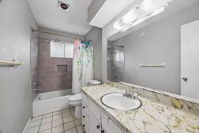 2011 Victoria Court, League City, TX 77573 - Photo 15