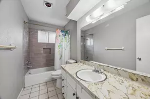 2011 Victoria Ct, League City, TX 77573 - Photo 15
