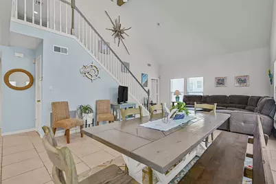 13925 Pirates Beach Boulevard, Galveston, TX 77554 - Photo 17