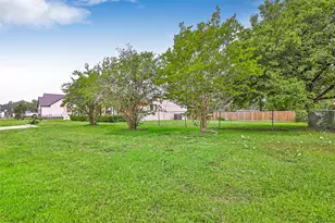 128 Legend Ln, Livingston, TX 77351 - Photo 5