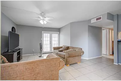 10603 Wilcrest Drive #15, Houston, TX 77099 - Photo 9