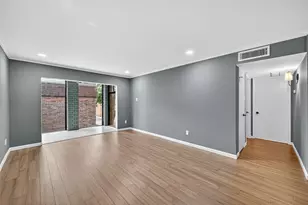 7555 Katy Fwy, Houston, TX 77024 - Photo 5