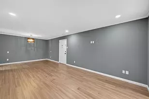 7555 Katy Fwy, Houston, TX 77024 - Photo 5