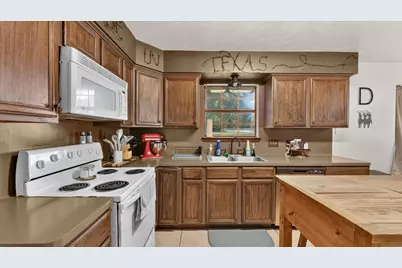 23346 Henson Road, Montgomery, TX 77356 - Photo 13