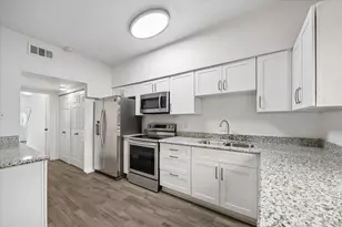840 Threadneedle St, Houston, TX 77079 - Photo 13