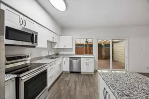 840 Threadneedle St, Houston, TX 77079 - Photo 17