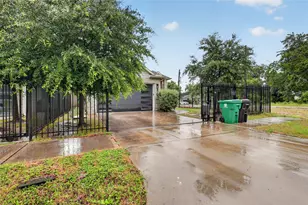 3267 Simmons St, Houston, TX 77004 - Photo 9