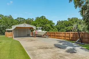 1208 Bronco Trail, Angleton, TX 77515 - Photo 15