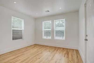 6109 N Main St, Houston, TX 77009 - Photo 3