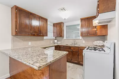 5319 Avenue O 1/2, Galveston, TX 77551 - Photo 17