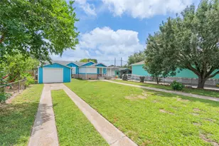 5319 Ave O 1/2, Galveston, TX 77551 - Photo 1