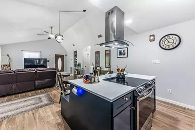 2217 Shannon Drive, Huntsville, TX 77320 - Photo 11