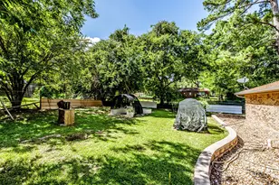 2217 Shannon Dr, Huntsville, TX 77320 - Photo 23