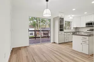 2 Kittiwake Ct, The Woodlands, TX 77380 - Photo 13