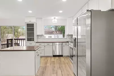 2 Kittiwake Court, The Woodlands, TX 77380 - Photo 11