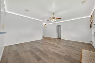 2103 5 Iron Dr, Houston, TX 77089 - Photo 11