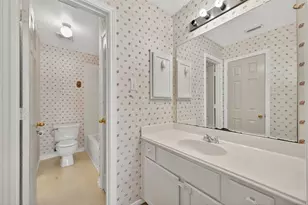 2103 5 Iron Dr, Houston, TX 77089 - Photo 25