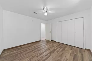 7710 Green Lawn Dr, Houston, TX 77088 - Photo 23