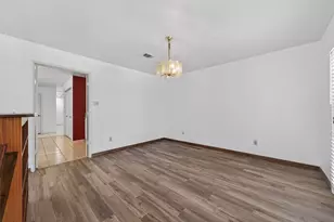 7710 Green Lawn Dr, Houston, TX 77088 - Photo 9