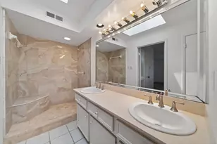 7710 Green Lawn Dr, Houston, TX 77088 - Photo 21