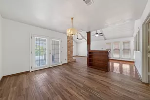 7710 Green Lawn Dr, Houston, TX 77088 - Photo 11