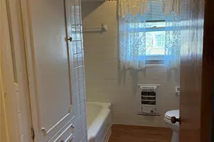 984 N Monroe St, La Grange, TX 78945 - Photo 17