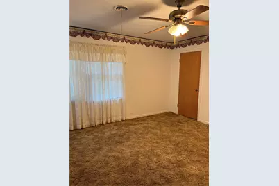 984 N Monroe Street, La Grange, TX 78945 - Photo 17