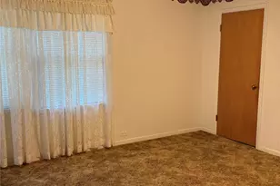 984 N Monroe St, La Grange, TX 78945 - Photo 17
