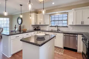 104 Daylily Dr, Lake Jackson, TX 77566 - Photo 15