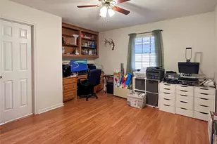 104 Daylily Dr, Lake Jackson, TX 77566 - Photo 19