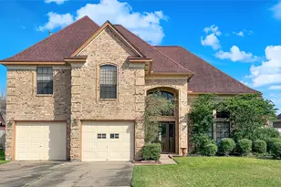 104 Daylily Dr, Lake Jackson, TX 77566 - Photo 1